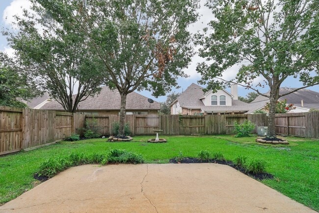 Building Photo - 12611 Brookfield Park