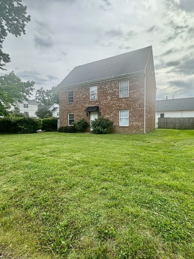 Photo - 1606 Parks Ave Townhome