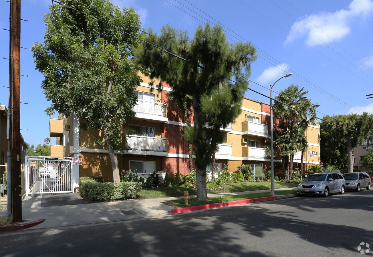 Baird Ave Apartments - Baird Ave Apartments