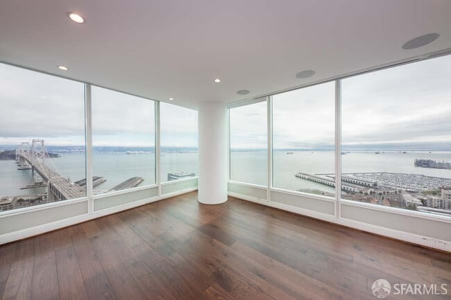 Building Photo - 425 1st St