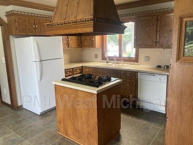 Photo - 1275 104th St SW