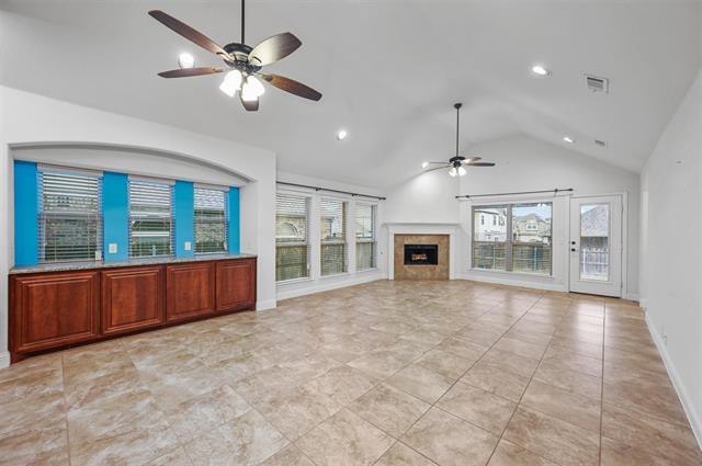 Photo - 905 Foxtail Dr