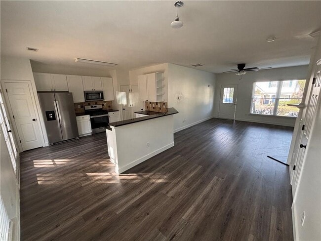 Photo - 200 Wellisford Ct