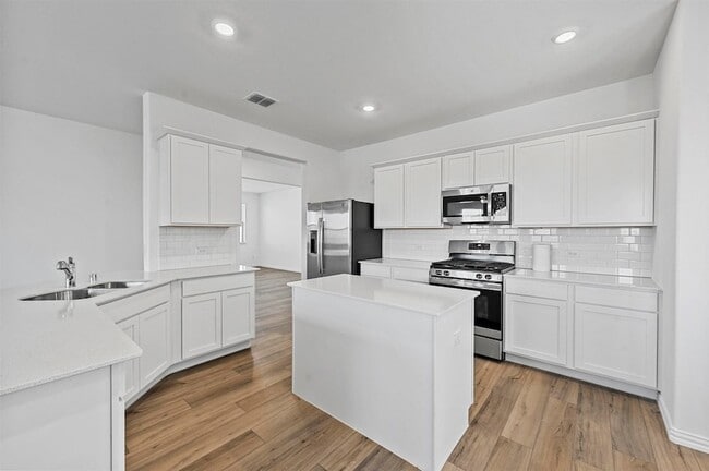 Photo - 808 Blackhawk Dr