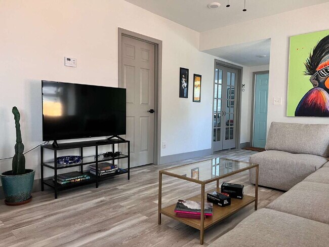 Photo - "Charming 2-Bed, 2-Bath Gem in the Heart of St. Petersburg – 1100 Sq. Ft. of Comfort!"