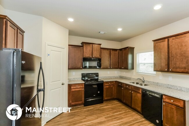 Photo - 35 Tamalynn Trl