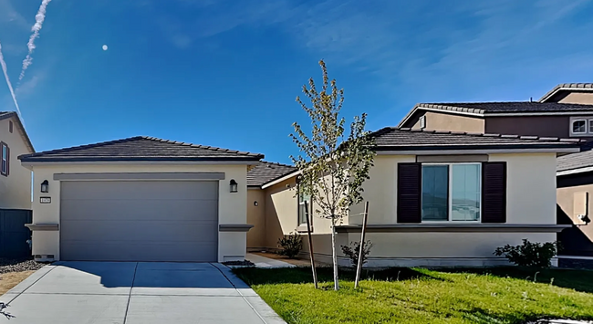 4 Bedroom, 2 bath home in Sparks! - 4 Bedroom, 2 bath home in Sparks!