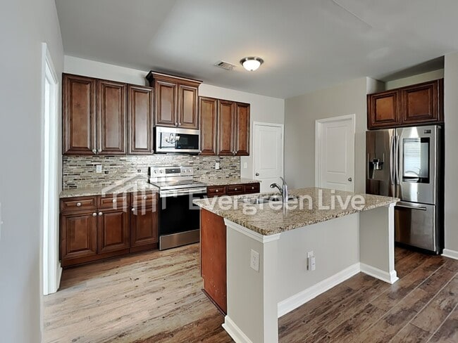 Photo - 1629 Nations Trail