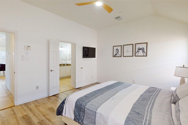 Photo - 18 Avenswood Pl