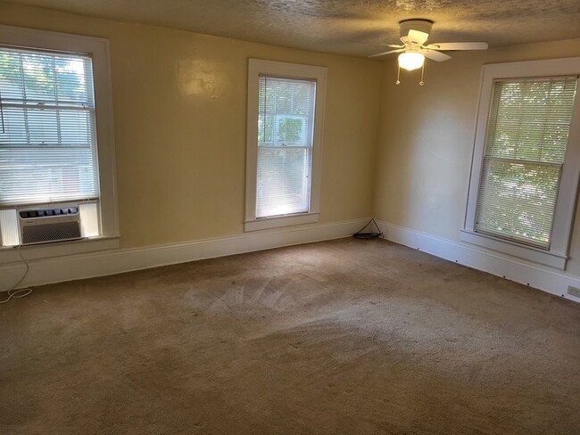 Building Photo - 1511 Hamorton Pl Unit Apartment 3