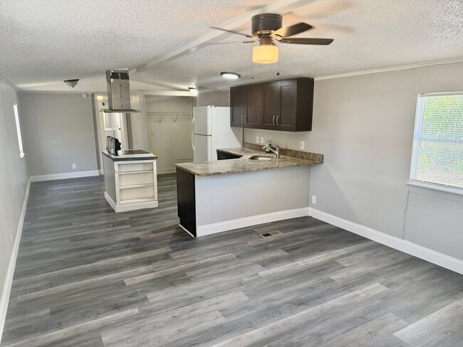 Building Photo - 7213 Harney Rd Unit 1