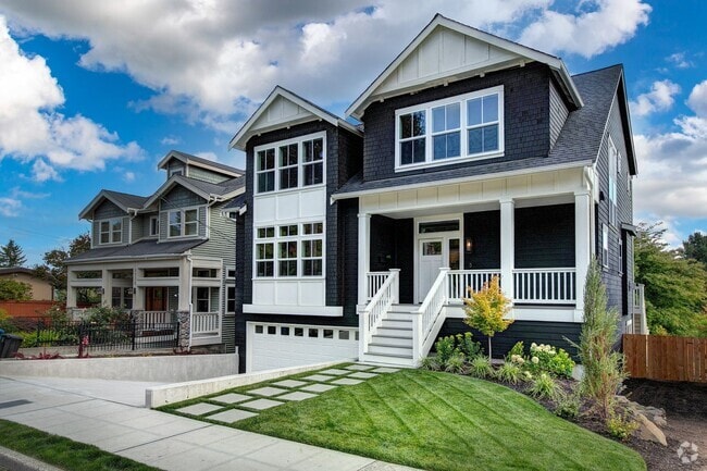 Building Photo - Gorgeous 4 Bed/3.5 Bath with Beautiful Fin... Rental