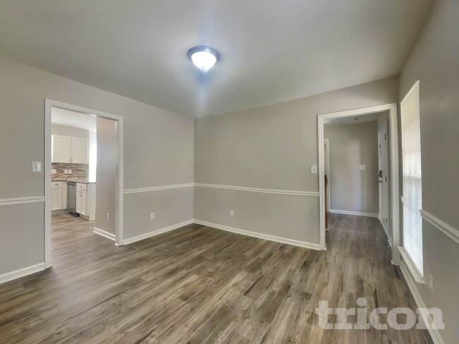 Photo - 2120 Ballingarry Dr