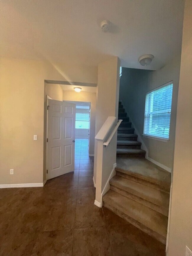 Photo - Newmarket Unit Newmarket Drive