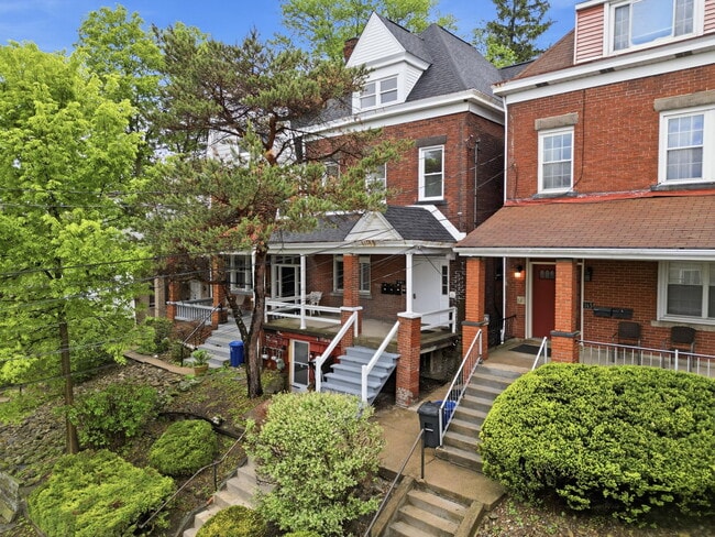 Building Photo - 141 Oneida St