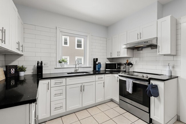 Building Photo - 102 Montclair Ave Unit 2