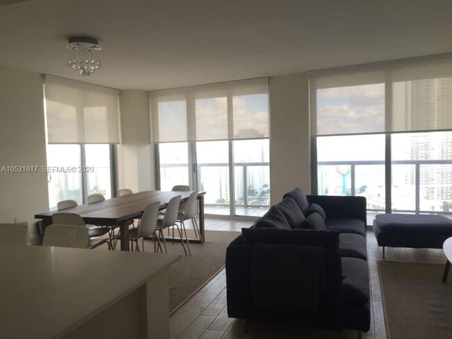 Photo - 2600 E Hallandale Beach Blvd