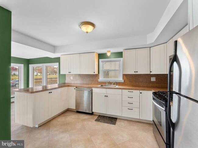 Photo - 860 Pennsylvania Ave