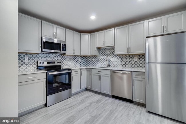 Building Photo - 4651 Grosbeak Pl