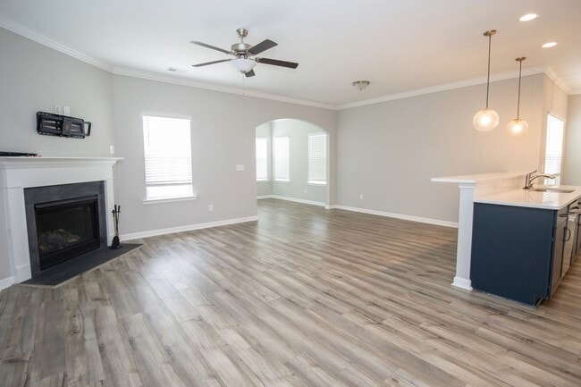 Photo - Stunning 3 Bedroom, 2.5 Bath in Ashcroft -...