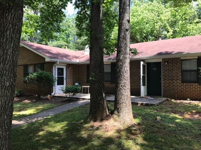 2 BR 1 BA Eastside Duplex! - 2 BR 1 BA Eastside Duplex! Condo