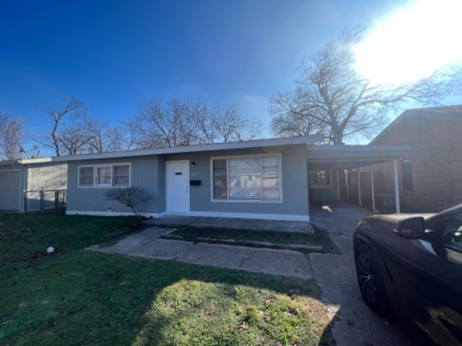 Photo - 2951 Moffett Ave