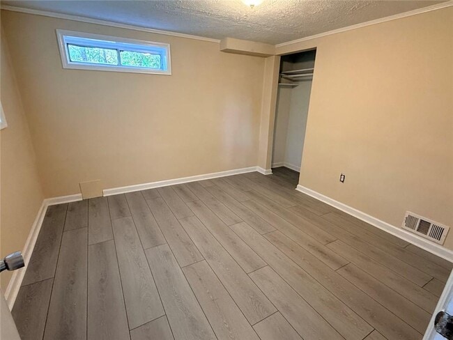 Photo - 2035 Debra Ln