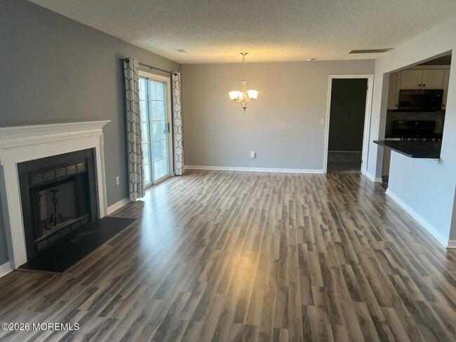 Photo - 9 Des Moines Ct