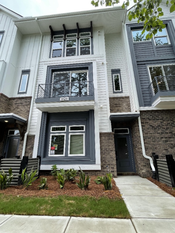 Photo - 4124 Castleton Rd