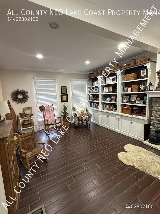 Photo - 31866 Hazelwood Ln