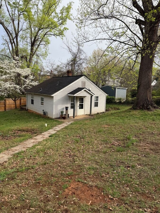 Photo - 1305 Cherry Avenue- E