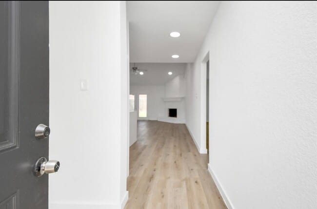 Photo - 1911 Long Barrel Ln