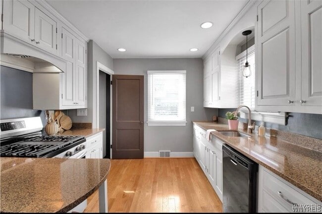 Photo - 329 Walton Dr