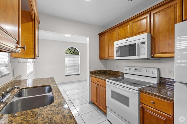 Building Photo - 5645 Taft St Rental