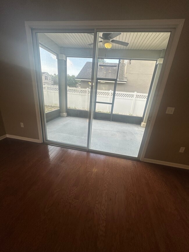 Relleno de pantalla - 12154 Narrowleaf Ct