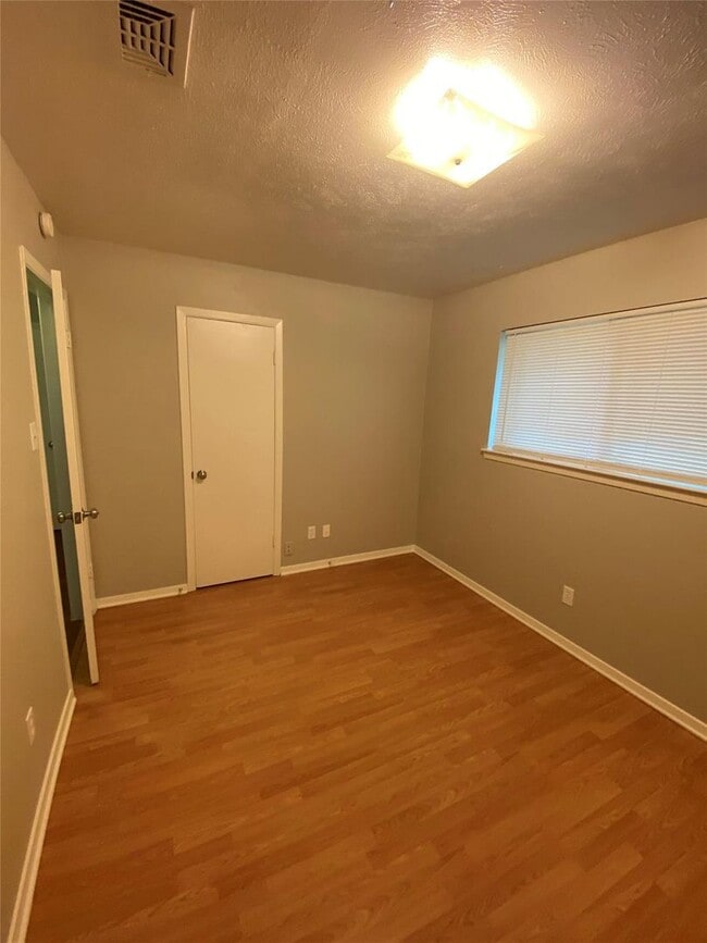 Photo - 1102 Laurel Hl Ct