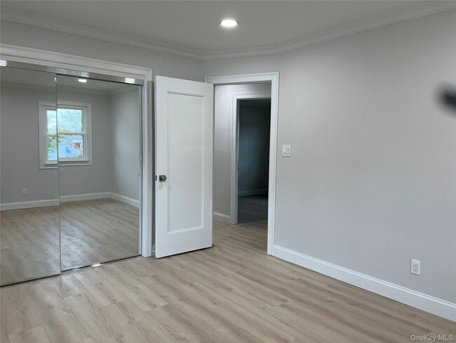 Photo - 683 Old Bethpage Rd