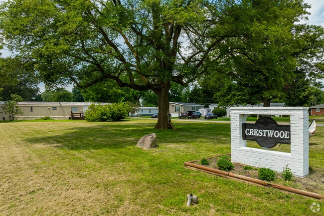 Building Photo - Crestwood MHC Rental