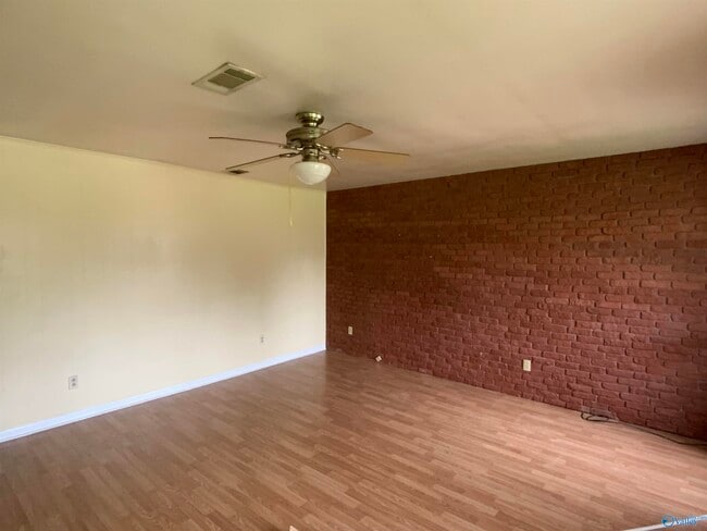 Photo - 3310 Village Dr SW