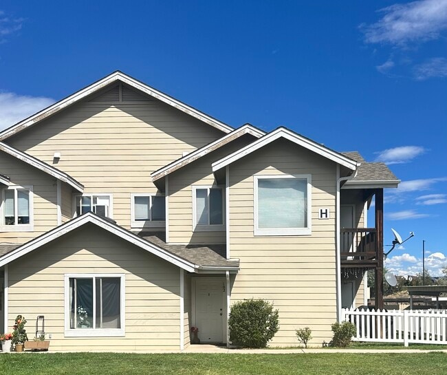 Building Photo - 127 Jules Way Unit H-202