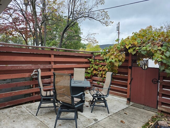 Photo - 436 Amblewood Way