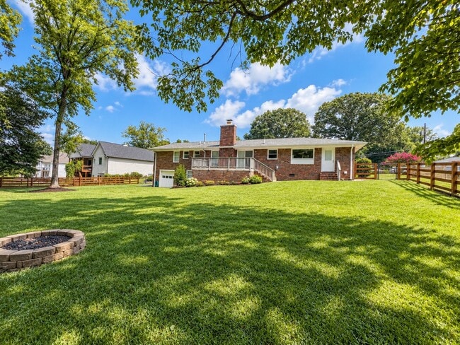 578 Cambridge Dr