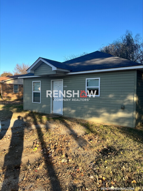 Photo - 1912 Lynn St