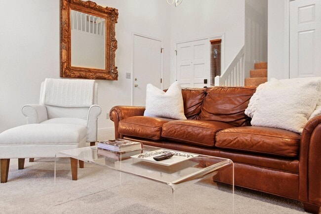 Photo - 2804 Melody Ln