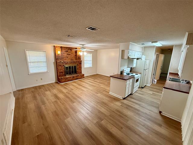Photo - 124 Poinsettia Cir