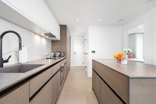 Photo - 620 Cardero St