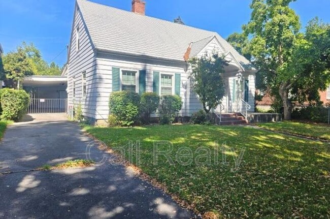 Building Photo - 1017 E Sharp Ave