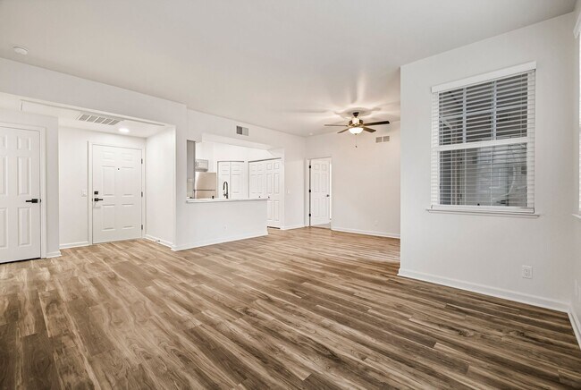 Photo - Sterling Oaks Luxury Apartments
