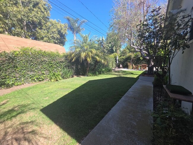 Photo - Mid-town Ventura 3 Bedroom 2 bath single level home