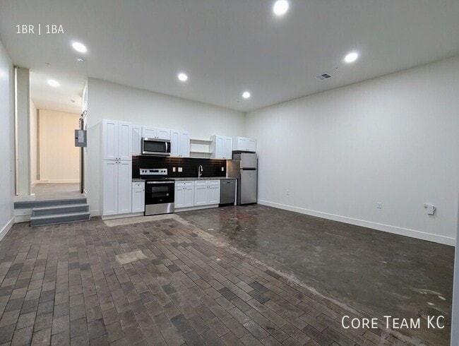 Building Photo - 3100 Gillham Plaza Unit 203 Rental